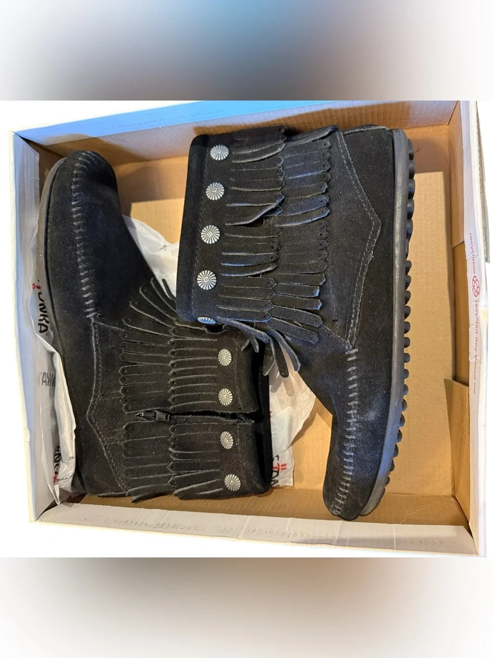 Minnetonka Women’s Size 8 Black Suede Fringe Moccasin Boots